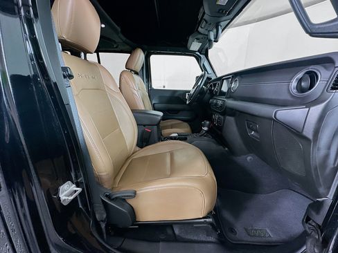 Used 2023 Jeep Wrangler Unlimited Sahara w/ Cold Weather Group AWD/4WD image 30