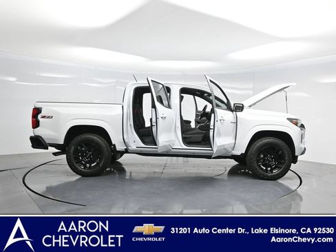 New 2025 Chevrolet Colorado Z71 w/ Midnight Edition AWD/4WD image 3