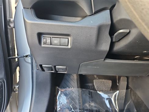 Used 2024 Toyota RAV4 XLE FWD image 25