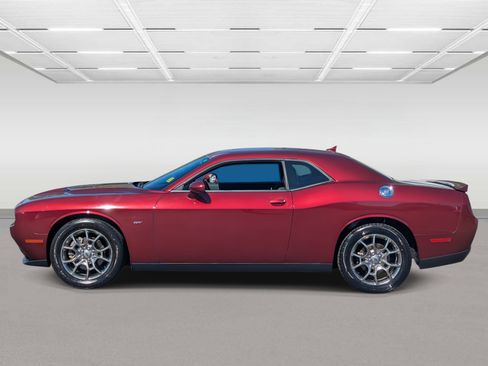Used 2017 Dodge Challenger GT w/ Technology Group image 2