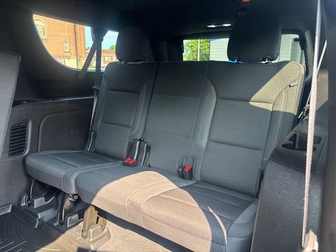 Used 2021 Chevrolet Suburban LS AWD/4WD image 23