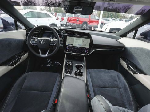 Used 2023 Lexus RZ 450e Premium image 35