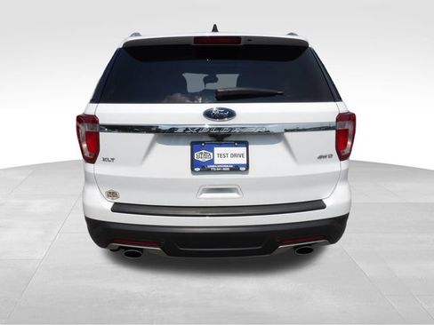Certified 2018 Ford Explorer XLT AWD/4WD image 7