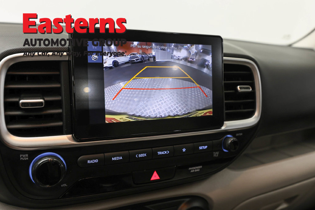 Used 2025 Hyundai Venue SEL FWD image 20