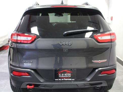 Used 2016 Jeep Cherokee Trailhawk w/ Comfort/Convenience Group image 5