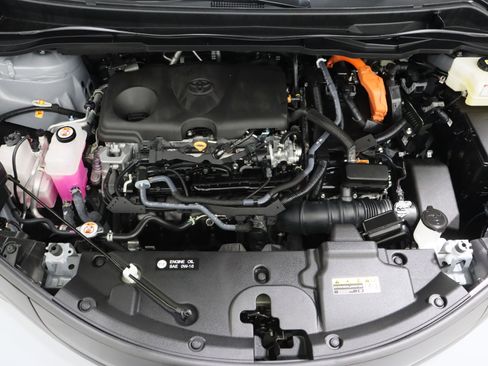 Used 2025 Toyota Sienna XLE Woodland Edition image 42