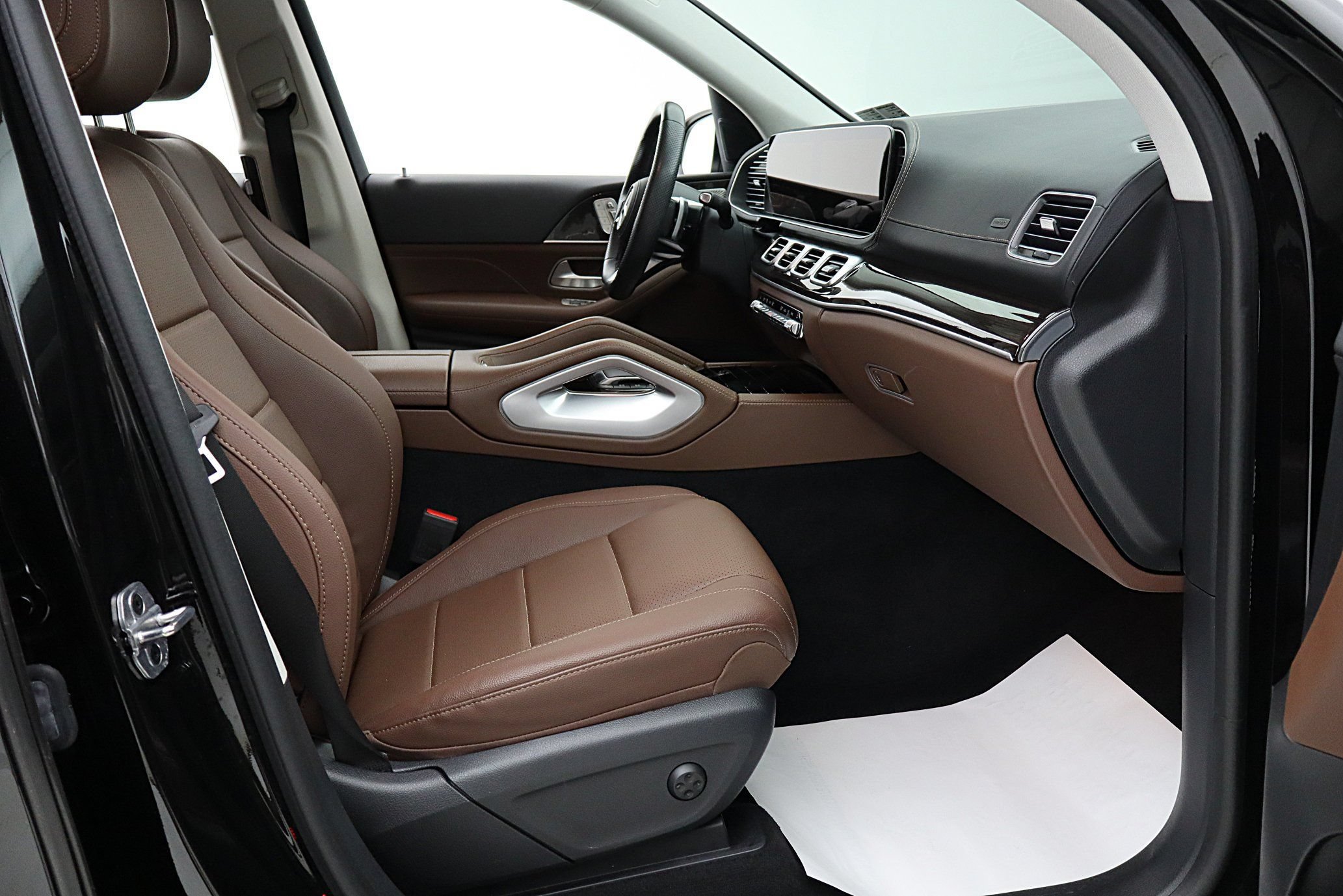 Used 2024 Mercedes-Benz GLS 450 4MATIC image 27
