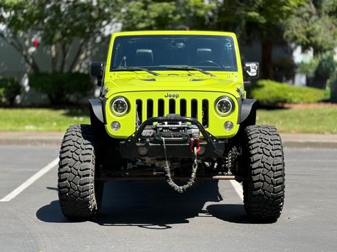 Used 2016 Jeep Wrangler Unlimited Rubicon AWD/4WD image 8