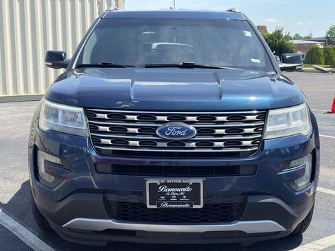 Used 2016 Ford Explorer XLT w/ Equipment Group 202A AWD/4WD image 2