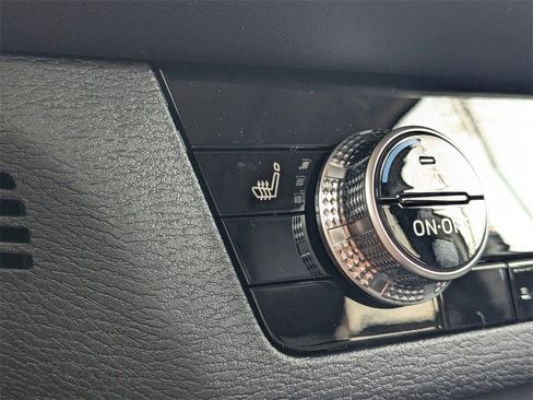 New 2025 Mitsubishi Outlander SE image 25