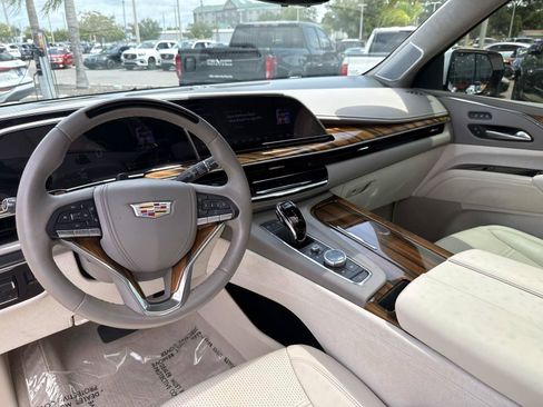 Used 2024 Cadillac Escalade Sport Platinum RWD image 16