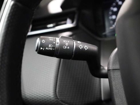 Used 2018 Land Rover Range Rover Velar R-Dynamic SE image 29