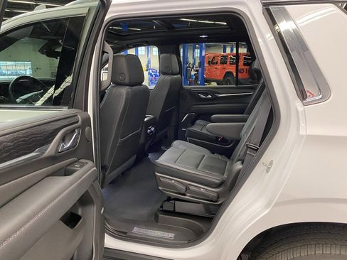 Used 2021 GMC Yukon Denali w/ Denali Premium Package image 19