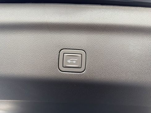 New 2026 Chevrolet Suburban RST image 39