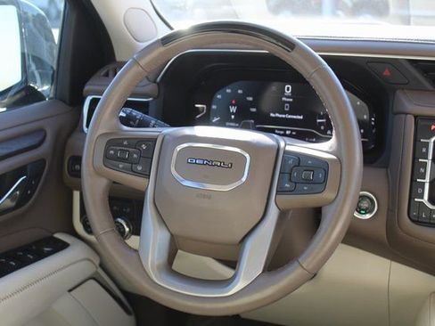 Used 2023 GMC Yukon Denali w/ Denali Reserve Package image 20