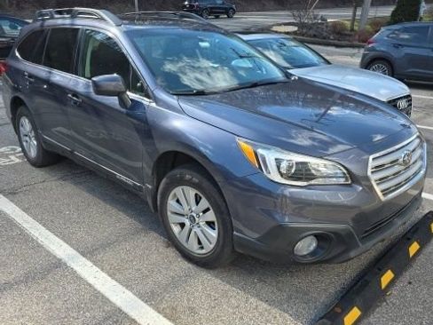 Used 2017 Subaru Outback 2.5i Premium image 2