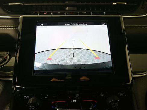 Used 2022 Jeep Grand Cherokee L Laredo image 29