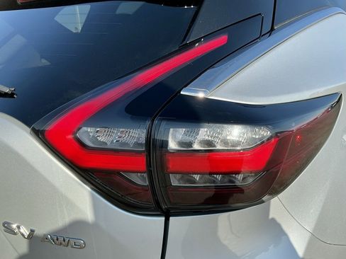 Used 2021 Nissan Murano SV image 16