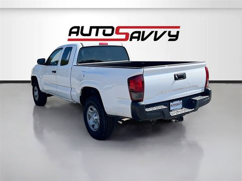 Used 2022 Toyota Tacoma SR image 5