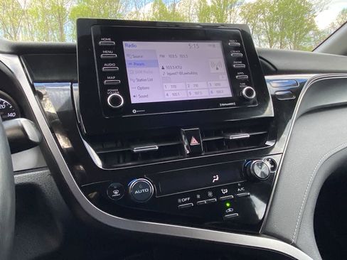 Used 2024 Toyota Camry SE FWD image 29