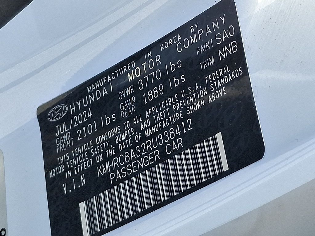 Used 2024 Hyundai Venue Limited FWD image 28