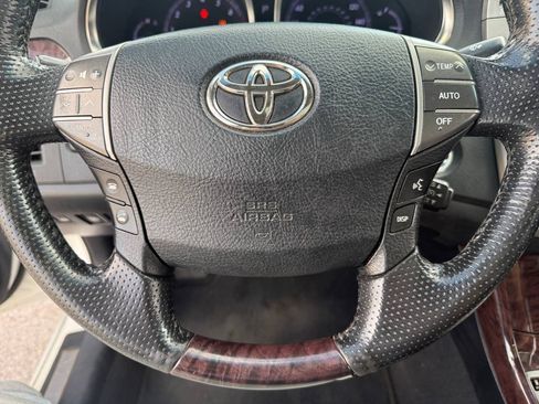 Used 2011 Toyota Avalon Limited FWD image 19
