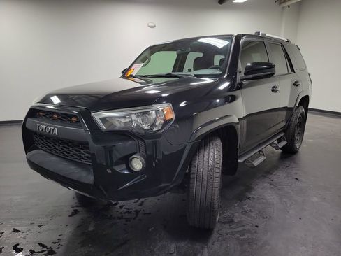 Used 2019 Toyota 4Runner SR5 image 4