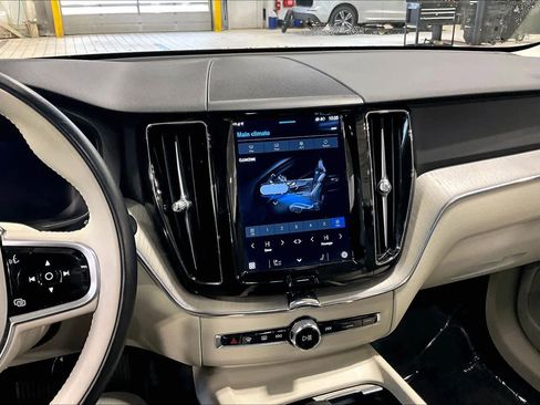 Used 2023 Volvo XC60 B5 Plus w/ Climate Package image 7
