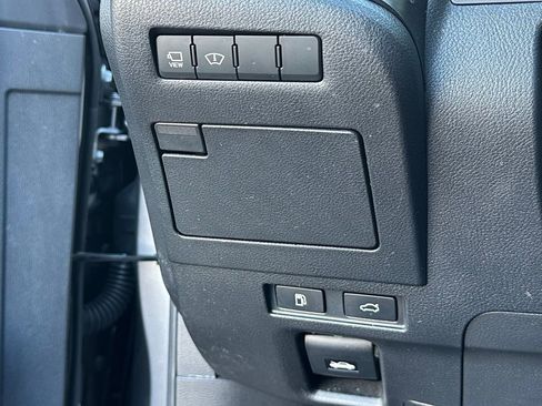 Used 2019 Lexus ES 300h w/ Luxury Package image 44