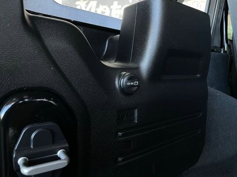 Used 2022 Jeep Wrangler Unlimited Sport image 26