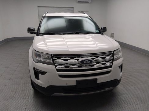 Used 2018 Ford Explorer XLT w/ Equipment Group 202A AWD/4WD image 14