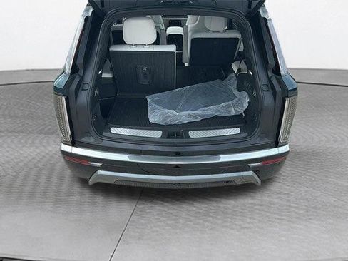 New 2026 Cadillac Vistiq Luxury w/ LPO, Floor Liner Package image 22