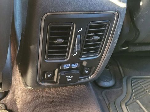 Used 2018 Jeep Grand Cherokee Limited image 25