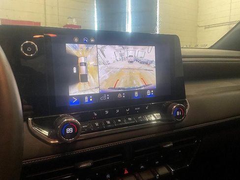 Used 2023 Chevrolet Colorado LT w/ LT Convenience Package III image 5