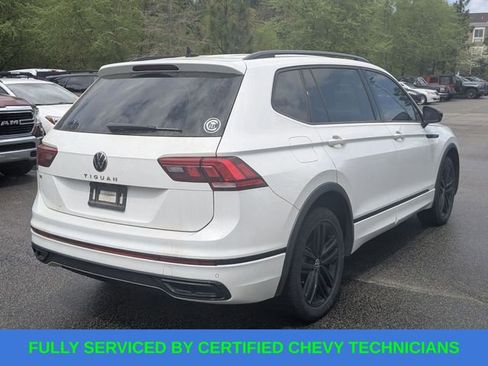 Used 2022 Volkswagen Tiguan SE R-Line image 3