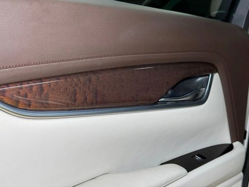 Used 2013 Cadillac XTS Luxury image 24