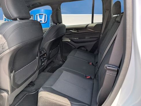 Used 2025 Jeep Grand Cherokee Laredo X w/ Luxury Tech Group I RWD image 14