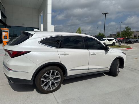 Used 2024 Acura MDX FWD w/ Technology Package image 2