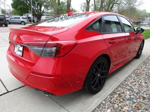 Used 2024 Honda Civic Sport image 7
