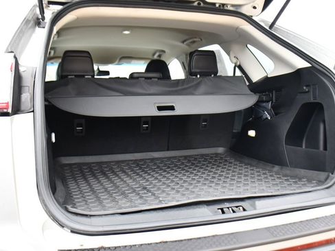 Used 2017 Ford Edge SEL w/ Equipment Group 201A AWD/4WD image 18