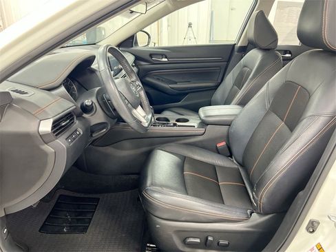 Used 2021 Nissan Altima 2.5 SR w/ SR Premium Package image 19
