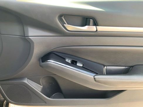 Used 2023 Nissan Altima 2.5 SV image 22