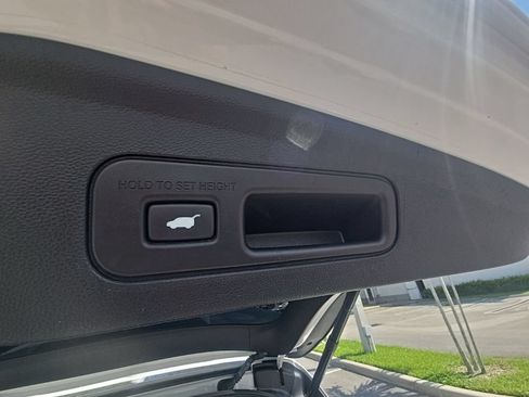 Certified 2024 Acura MDX w/ Technology Package FWD image 39