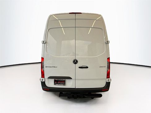 Used 2025 Mercedes-Benz Sprinter 2500 image 17