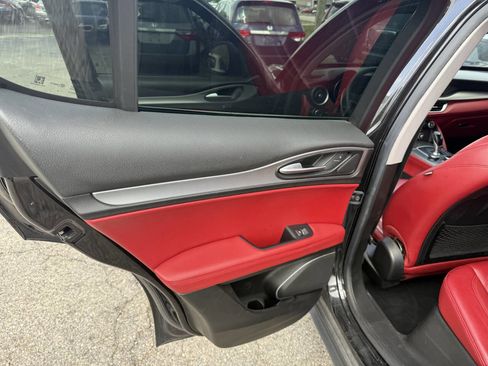 Used 2018 Alfa Romeo Stelvio Sport w/ Quick Order Package 22J Sport image 18