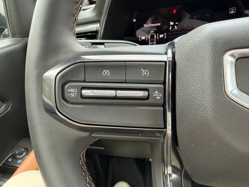 Used 2025 GMC Canyon AT4 w/ Technology Plus Package AWD/4WD image 19
