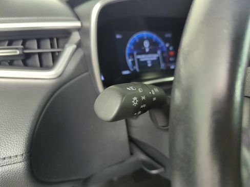 Used 2023 Toyota Corolla Cross XLE FWD image 21