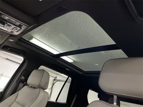 Certified 2023 GMC Yukon SLT w/ SLT Premium Package image 18