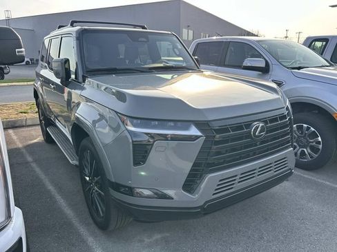 Used 2025 Lexus GX 550 550 Luxury w/ Accessory Package (2T) image 3