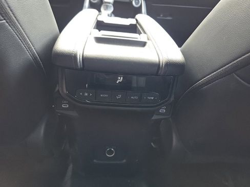 Used 2025 Toyota Grand Highlander AWD image 13